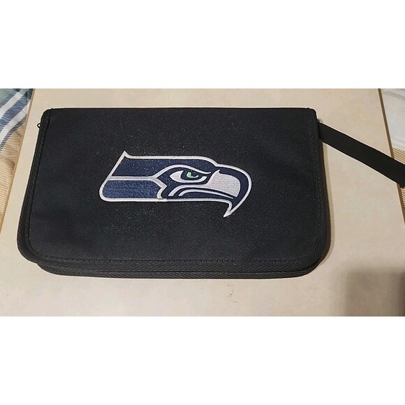 Seattle Seahawks CD DVD Blu-ray Disc Storage Case Holder Zippered 48 - Picture 1 of 3
